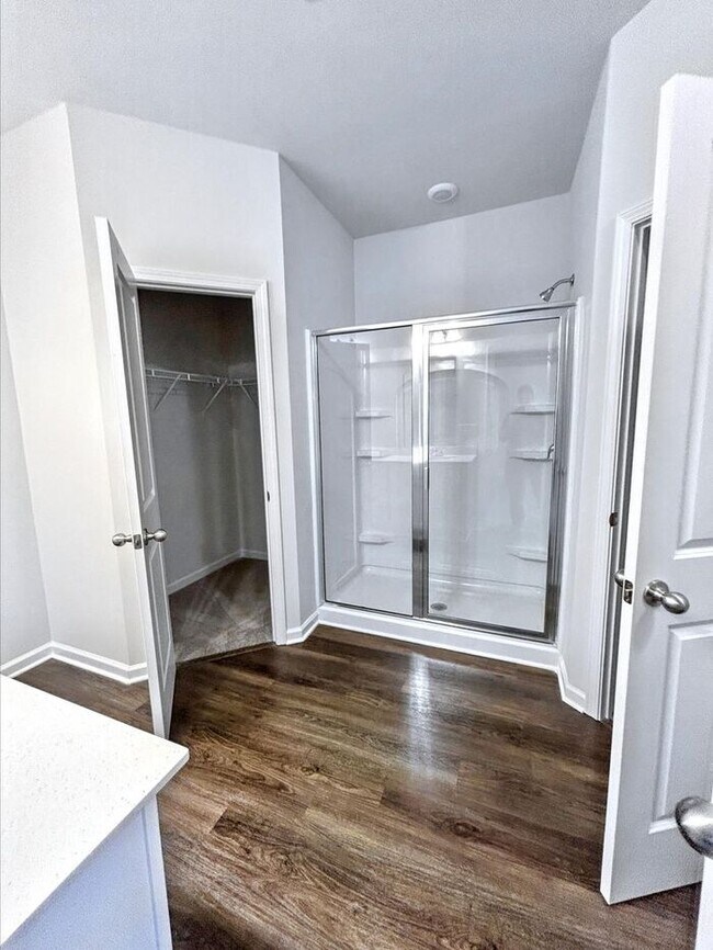 Foto del edificio - 1393 Karriker Ln