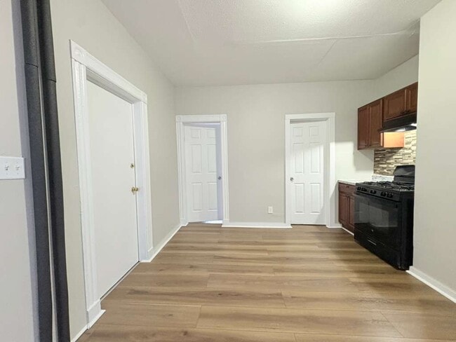 Building Photo - 552 Dixwell Ave