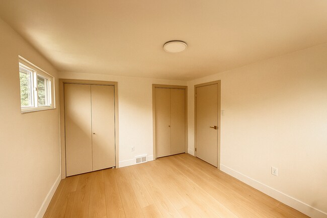Foto del edificio - 317 Schwartz Ave