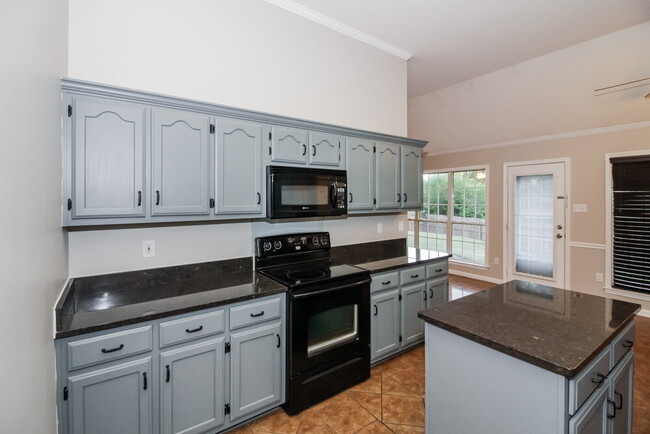 Building Photo - 55 Lakewood Cove