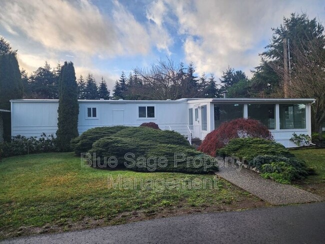 Building Photo - 241 Evans Rd
