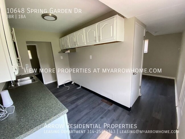 Building Photo - 10648 Spring Garden Dr