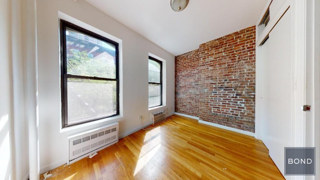 Primary Photo - 427 E 73rd St