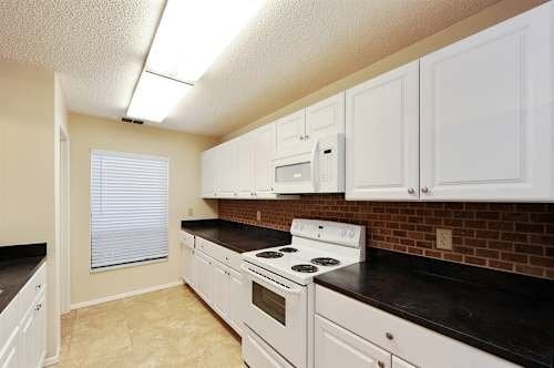 Building Photo - 1906 Coral Tree Ct