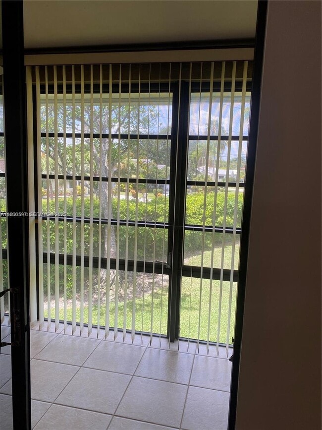 Building Photo - 10407 E Clairmont Cir