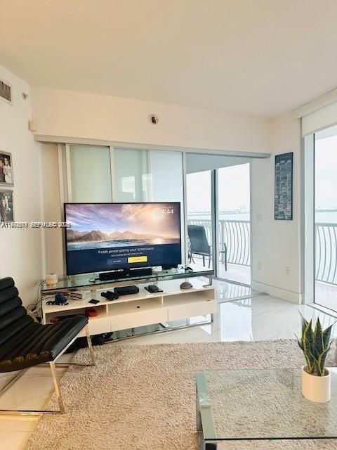 Foto del edificio - 1750 N Bayshore Dr
