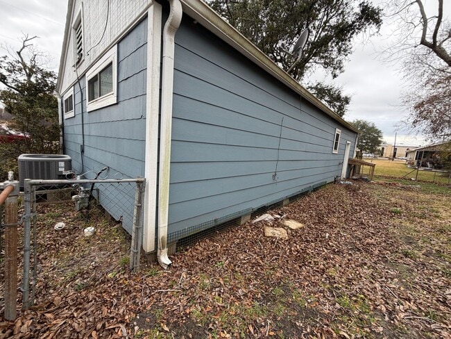 Foto del edificio - Charming 2 Bed / 1 Bath House located in the heart of Groves