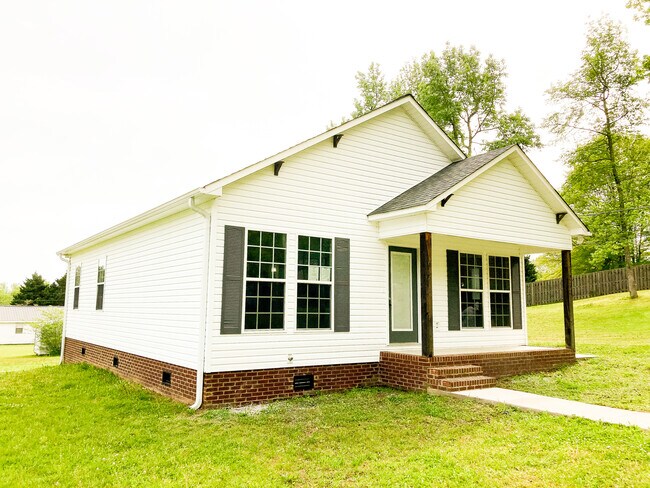 Foto del edificio - 1532B Katherine St NW