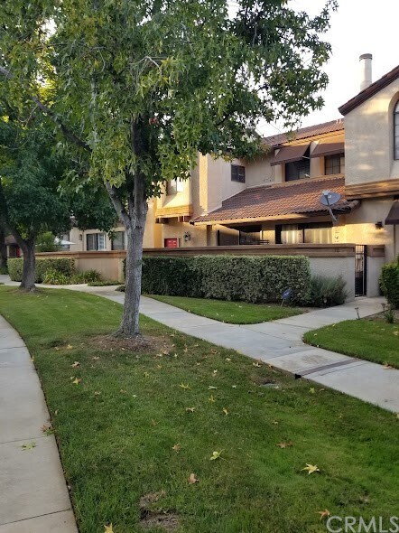 Primary Photo - 17 Mesquite Pl