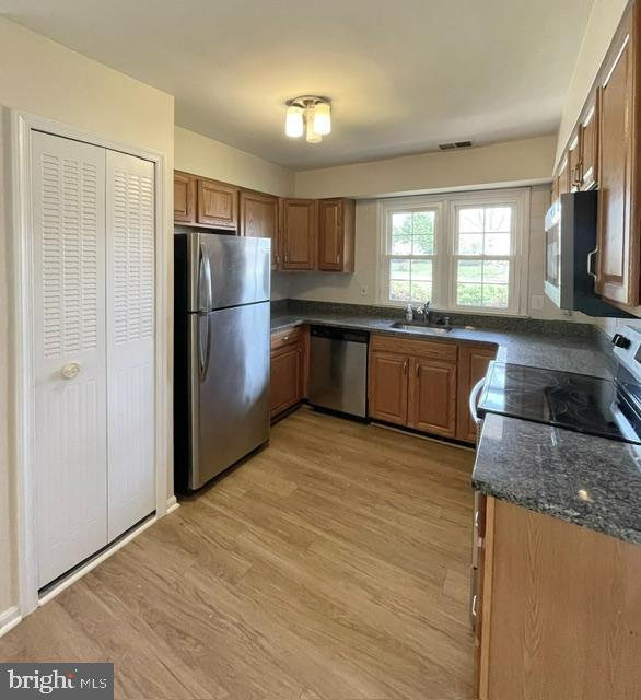 Foto del edificio - 6918 Lodestone Ct