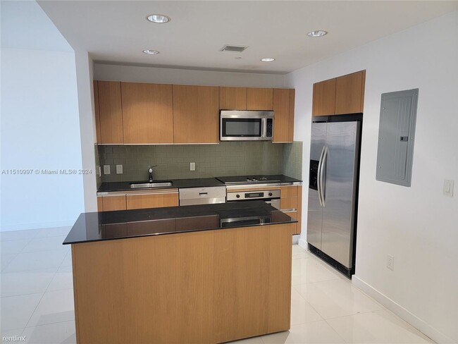 Building Photo - 1 br, 1 bath Condo - 1050 Brickell Ave Apt...