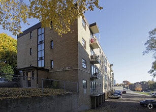 Building Photo - 1 Crown Hill Place