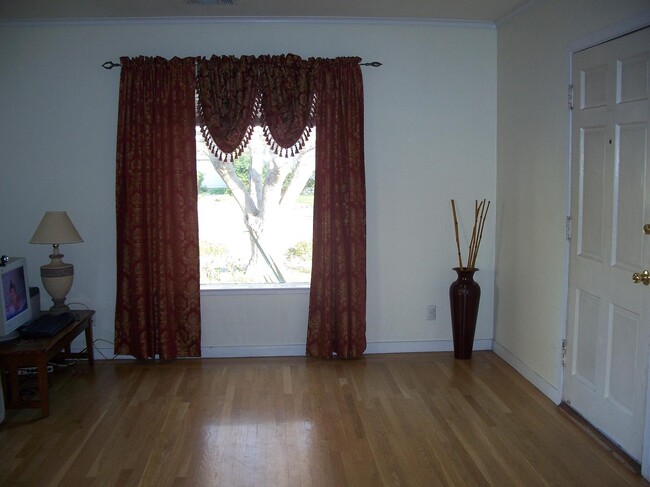 Building Photo - 4023 Berdina Rd