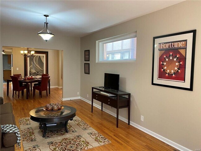 Foto del edificio - 5375 Pershing Ave