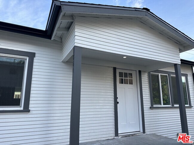 Building Photo - 1864 W 25th St