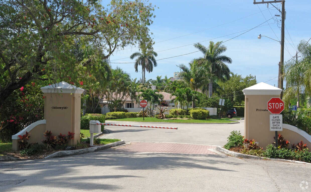 Complejo. No hay acceso a la propiedad. - 413 Idlewyld Dr