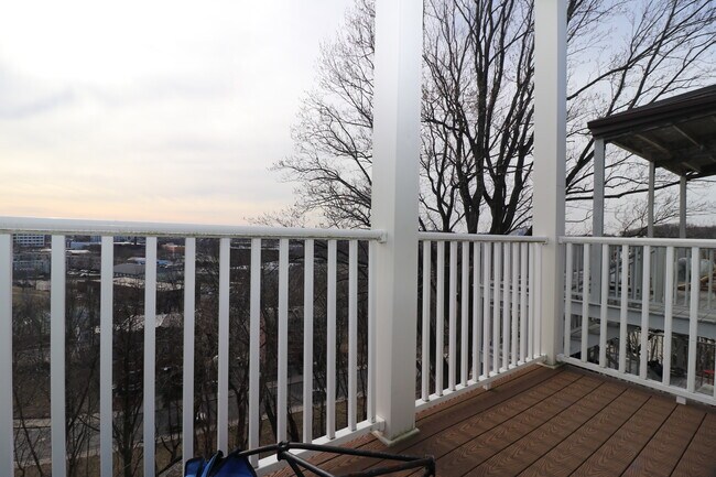 Building Photo - 57 Beech Glen St