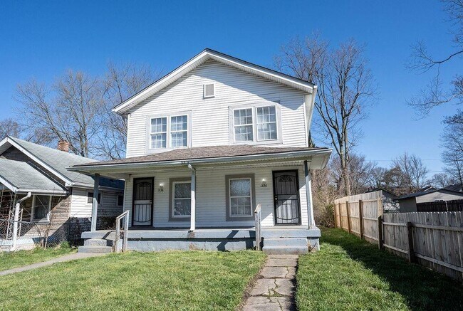 Foto del edificio - 1338 W 32nd St