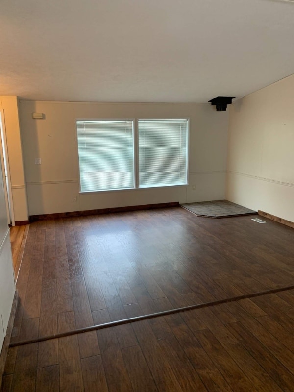 Building Photo - 14 Eastwood Dr