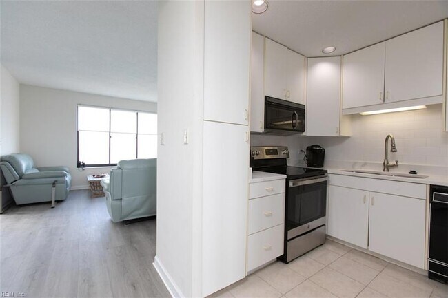 Foto del edificio - 7501 River Rd