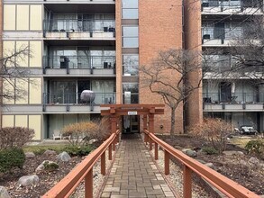 Building Photo - 6020 Oakwood Dr