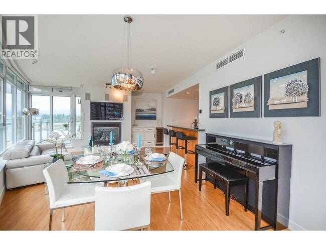 Building Photo - 1233 W Cordova St