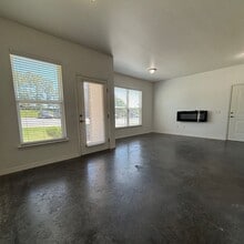 Interior Photo - Renaissance Pointe