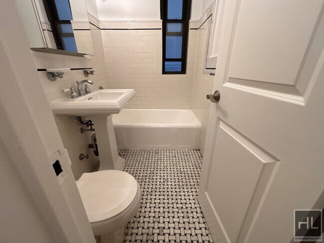 Foto del edificio - EAST 56 STREET