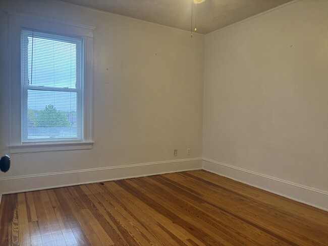 Building Photo - 109 Hemond Ave