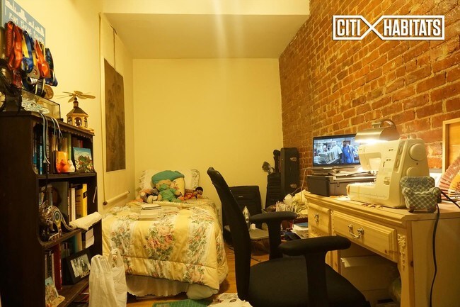 Foto del edificio - 309 E 93rd St