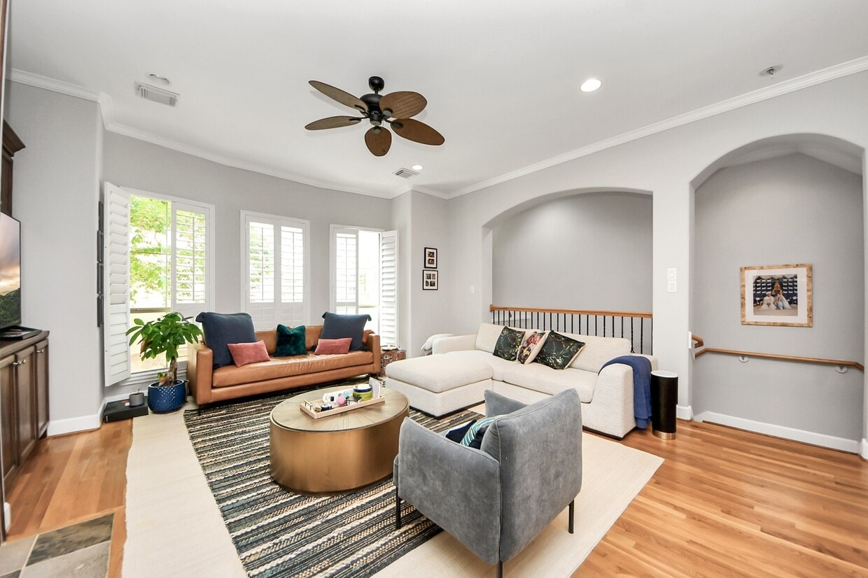 Foto principal - 584 Bomar St