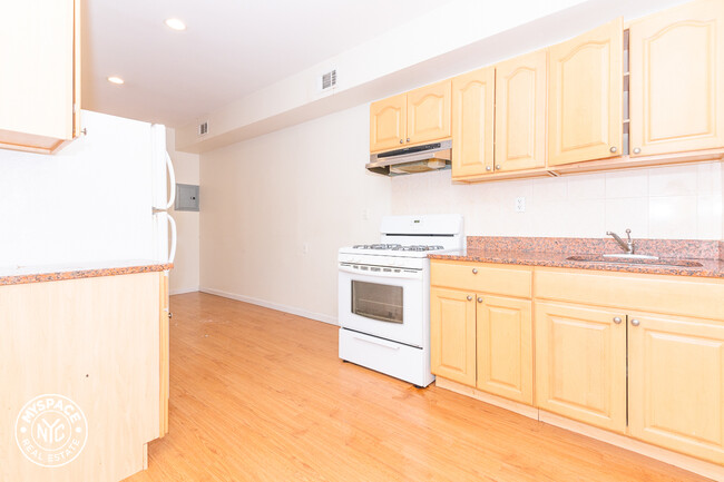 Building Photo - 30 Driggs Ave