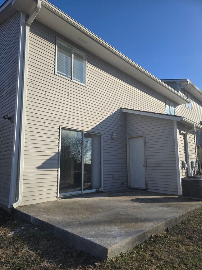 Foto del edificio - Newly Renovated 2 Bedroom 1.5 Bathroom Townhouse in Osage Beach!