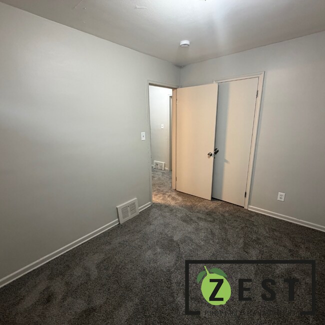 Foto del edificio - Gorgeous 3 Bed 1 Bath home only $1,200/mo!  OPEN HOUSE Thursday March 19th