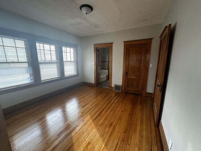 Foto del edificio - Two Bedroom House Available Now!