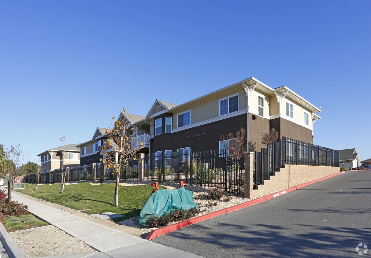 Terracina Oak Apartments Greenfield, CA