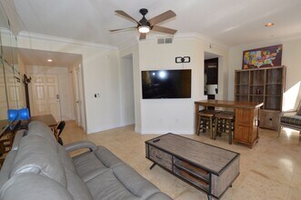 Building Photo - 210 E Flamingo Rd