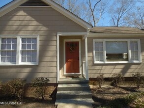 Building Photo - 403 S Laurel St