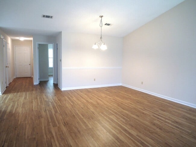 Building Photo - 815 Ashlyn Forest Dr
