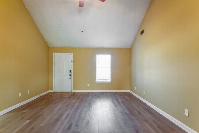 Foto del edificio - 2570 Appling Glen Dr