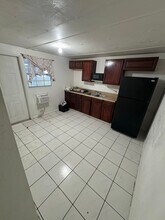 Building Photo - 1135 SW 127th Ct