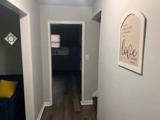 Building Photo - Great Property, Renovated, VERY SPACIOUS !