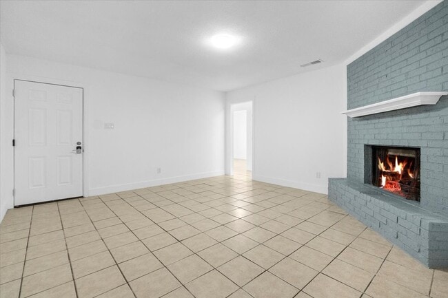 Building Photo - 2828 Cottonwood Ln