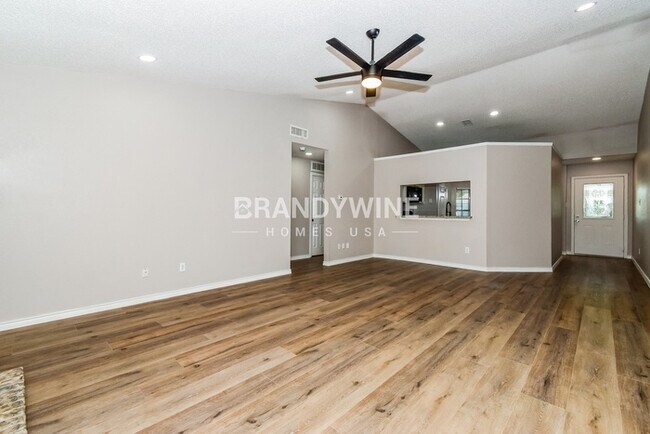 Foto del edificio - 108 Mapleridge Dr