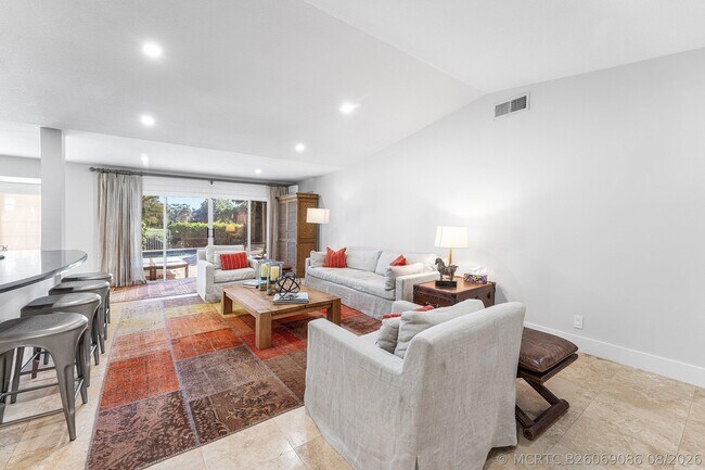 Foto del edificio - 2312 Las Casitas Dr