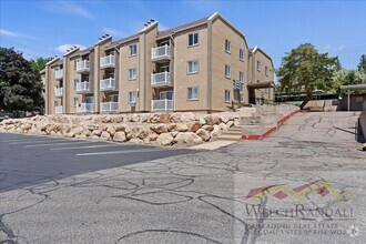 Building Photo - 5630 Meadow Ln
