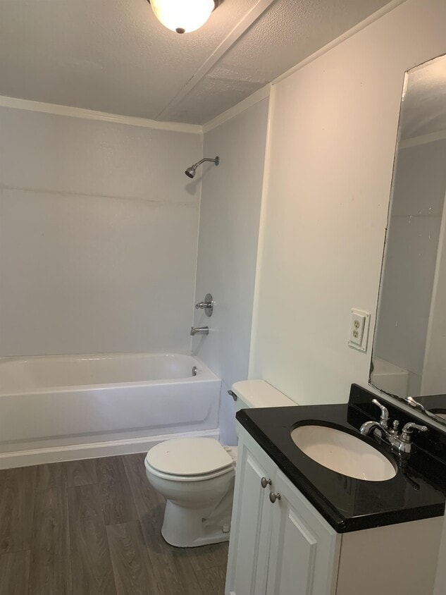 Foto del edificio - 6806 Skyview Dr SE