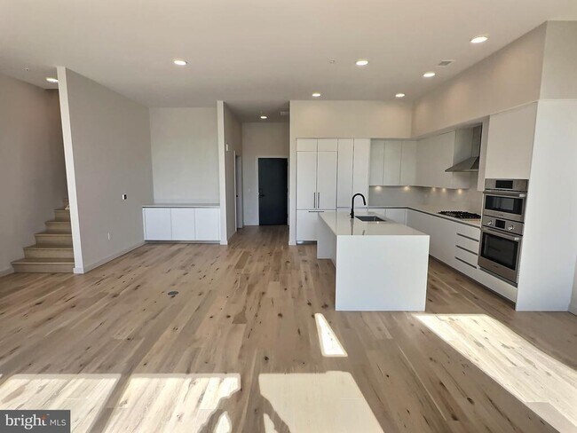 Foto del edificio - 3130 Potomac Ave