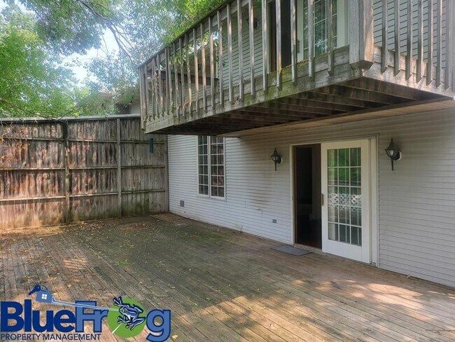 Foto del edificio - 2435-2437 Remington Rd