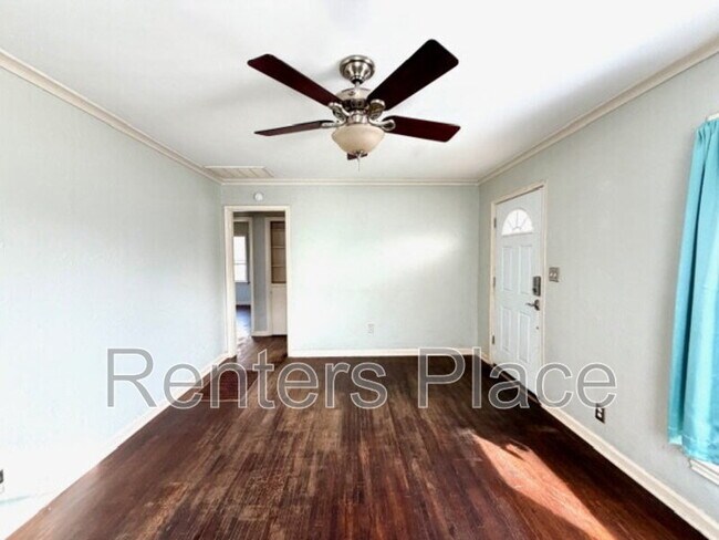 Foto del edificio - 4707 E 7th St